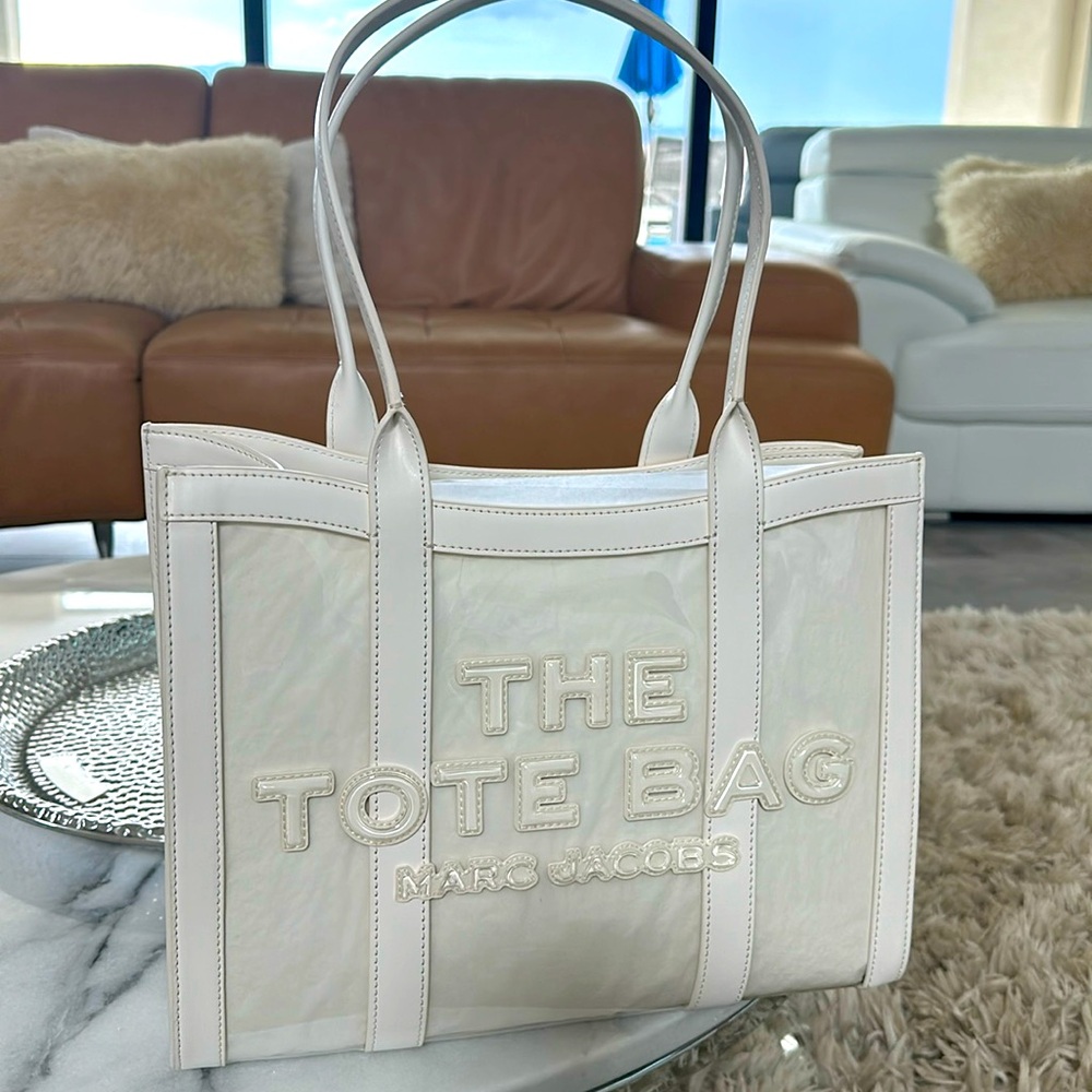 BRAND NEW LARGE THE CLEAR TOTE BAG BY MARC JACOBS! - Picture 4 of 17